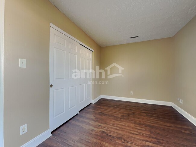 Building Photo - 7184 Franklin Madison Rd