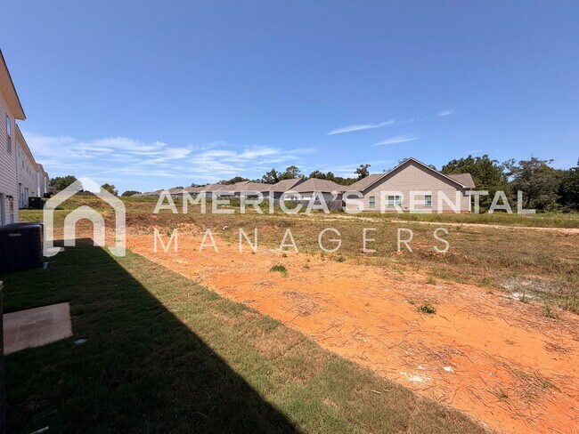 Building Photo - 115 Park Dr S