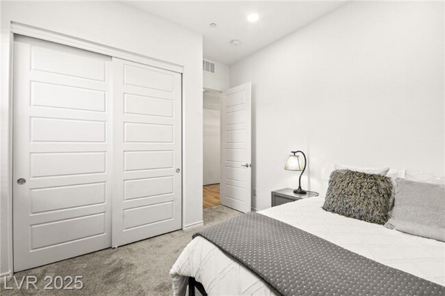 Building Photo - 52 Reverie Hts Ave