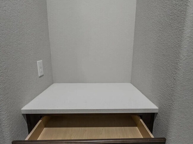 Building Photo - 3921 River Rock Ave