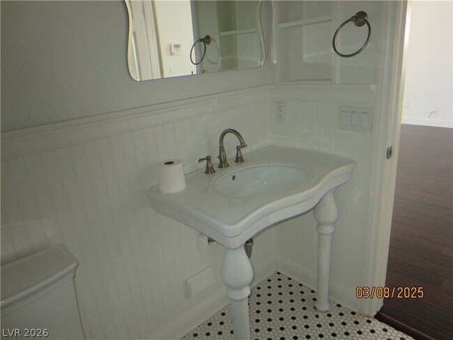 Building Photo - 499 Holly Hunt St