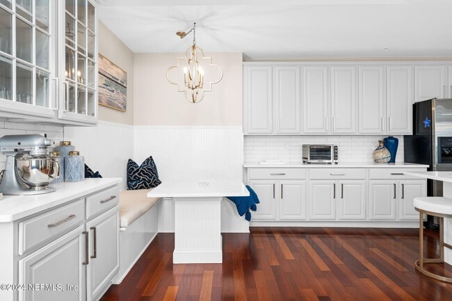 Building Photo - 400 E Bay St