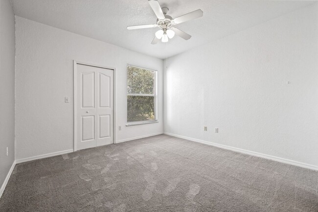 Building Photo - 5513 Legacy Crescent Pl