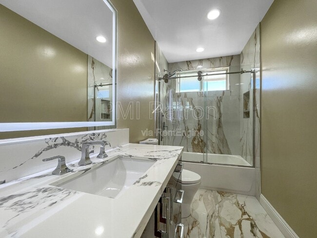 Building Photo - 9564 Peartree Ln