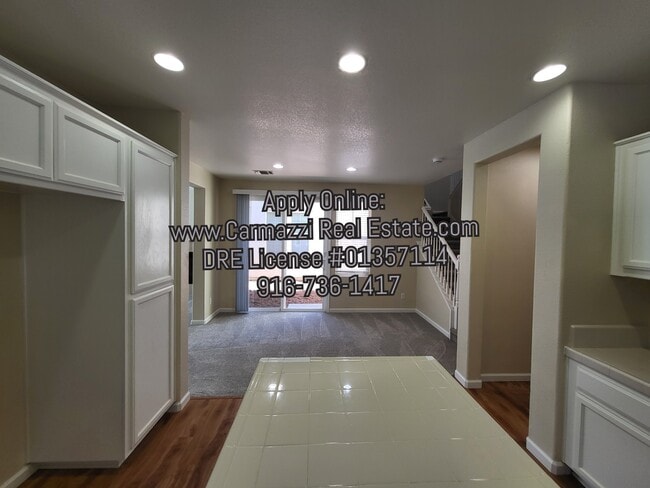 Building Photo - 260 Wapello Cir