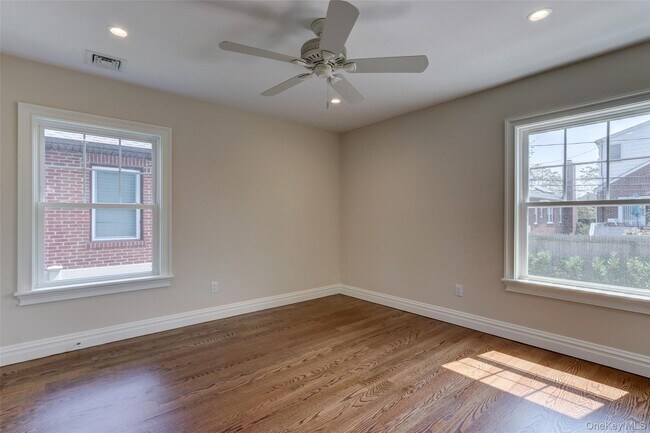 Building Photo - 538 W Walnut St