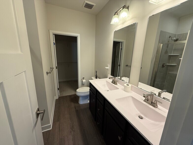Bathroom 3 - 19708 Preservation Mews