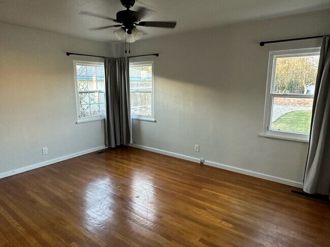 Building Photo - 140 W Terrace Dr