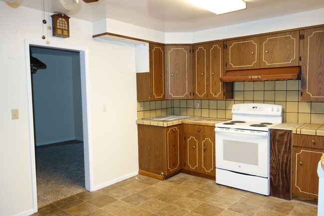 Building Photo - ? Charming Country Home Available November! ?