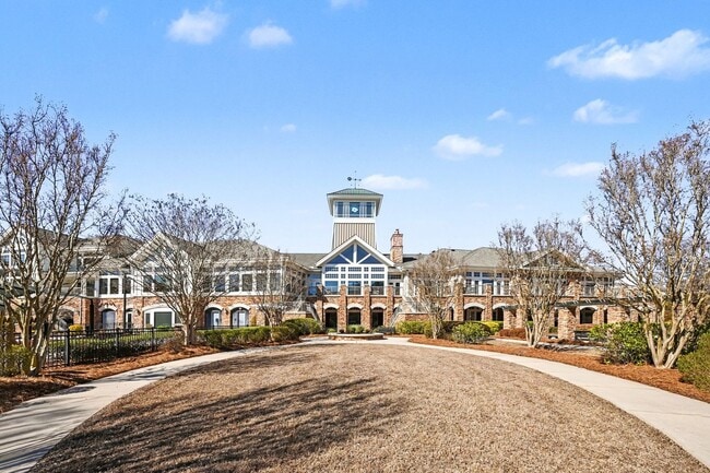 Building Photo - Immaculate & Move-in Ready Home in Desirable 55+ Community - Carolina Preserve