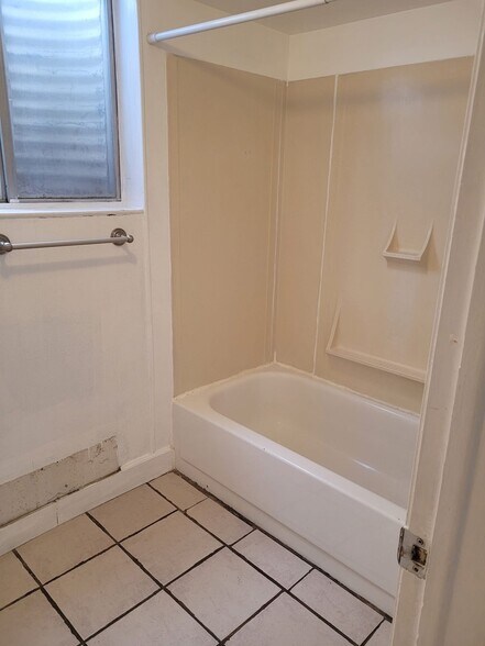 Building Photo - 548 N 500 W