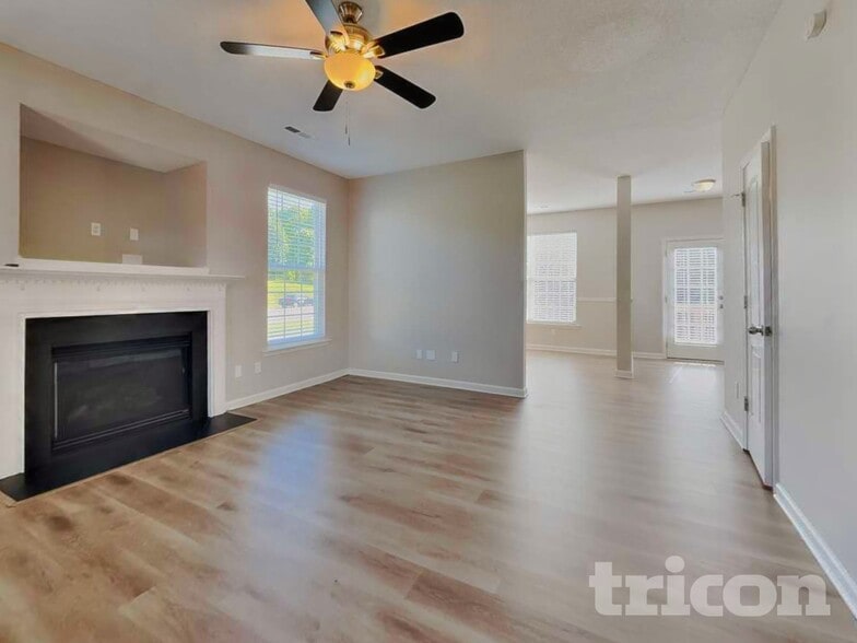 Building Photo - 6103 Glen Way Dr
