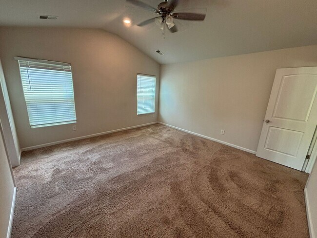 Building Photo - 127 Sundew Rd