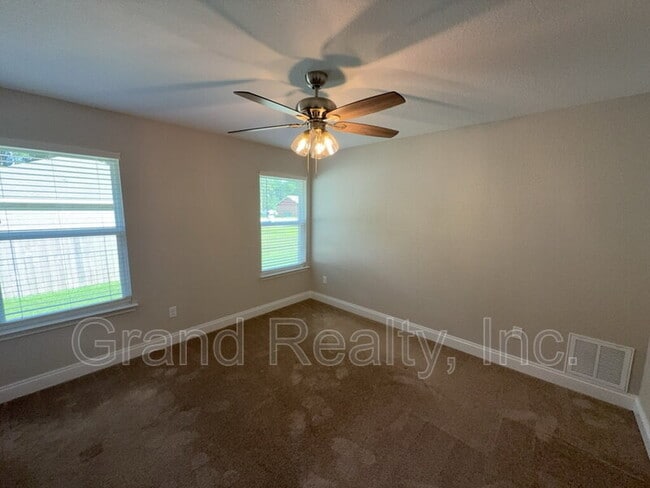 Building Photo - 6902 Trailride N