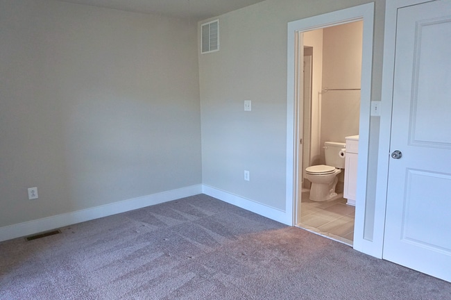 Building Photo - 1309 S Quinn St