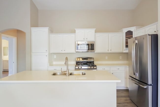 Building Photo - 13284 W Port Au Prince Ln