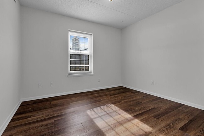 Building Photo - 2-Bedroom Condo with Great Community Amenities in Lower Macungie