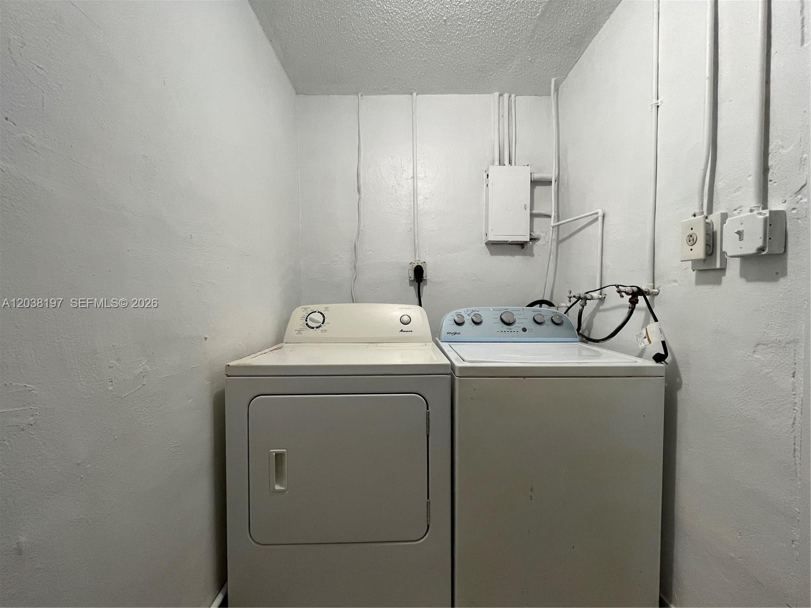 Building Photo - 6543 SW 28th St