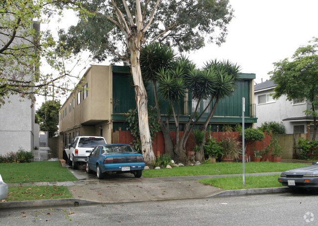 Building Photo - 3545 Keystone Ave