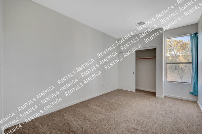 Building Photo - 165 Toasted Almond Ave