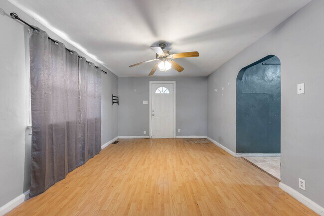 Building Photo - 2520 S Andrews Rd