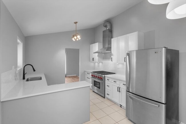 Building Photo - 608 Lavergne Ave