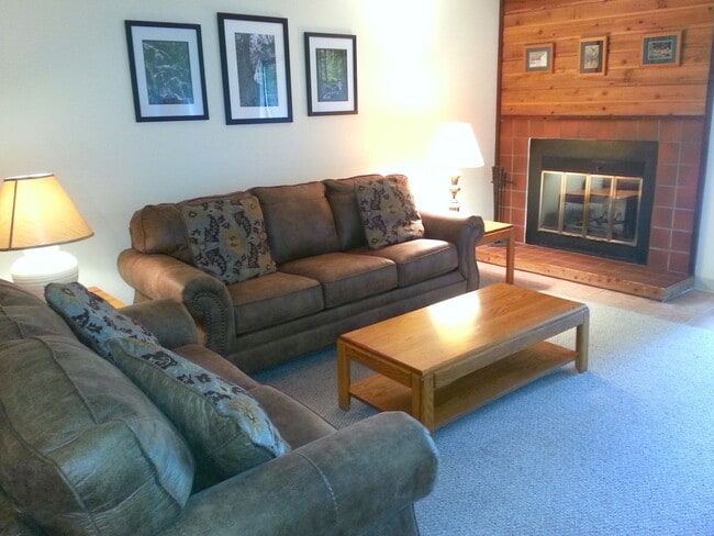 Building Photo - Quiet, Furnished 2BR Retreat – Ideal for R...