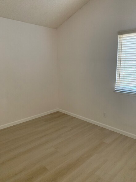 Building Photo - 3901 Clayton Rd