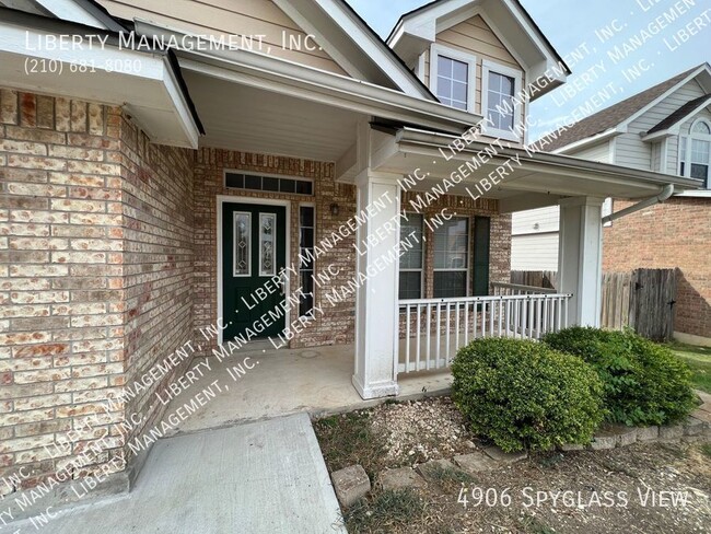 Building Photo - Spacious 3 Bed, 2 Bath Home in a Gated Com...