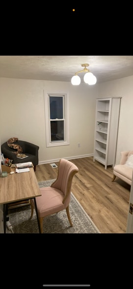 Building Photo - 1016 E Highland Pl