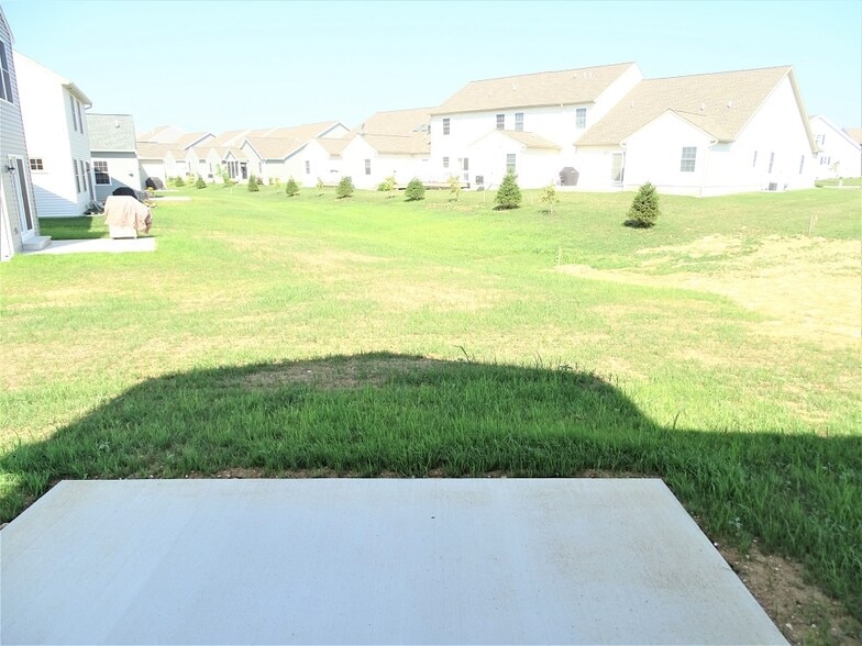 Building Photo - 1395 Fieldstone Dr