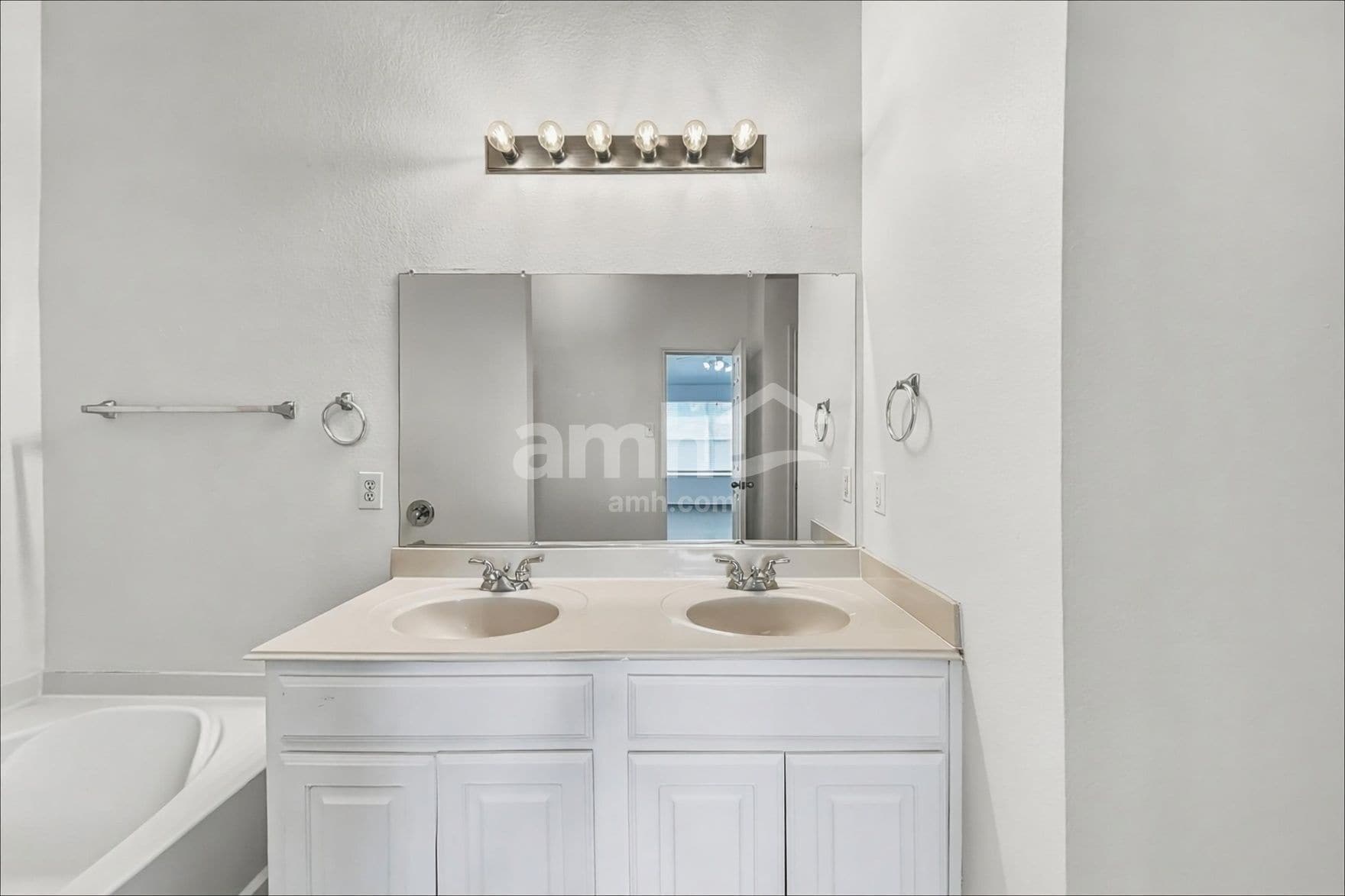 Building Photo - 14056 Wrangler Way