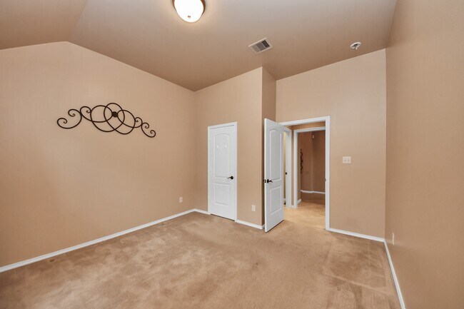 Building Photo - 4614 S Creekmont Dr