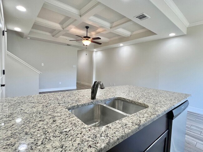 Building Photo - Spacious Townhome with a Private Backyard & No Rear Neighbors!