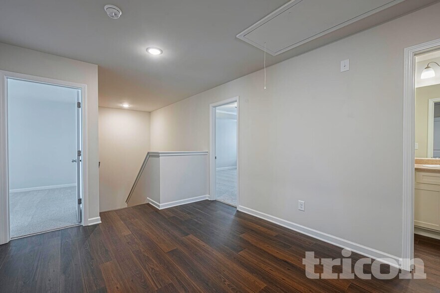Building Photo - 431 Curlin Ct