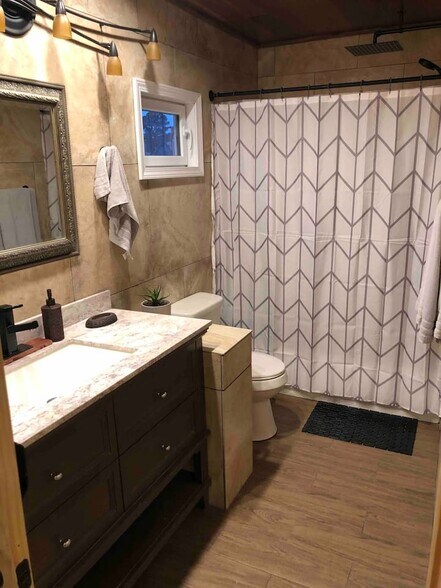 Building Photo - 12102 Carriage Ct SE