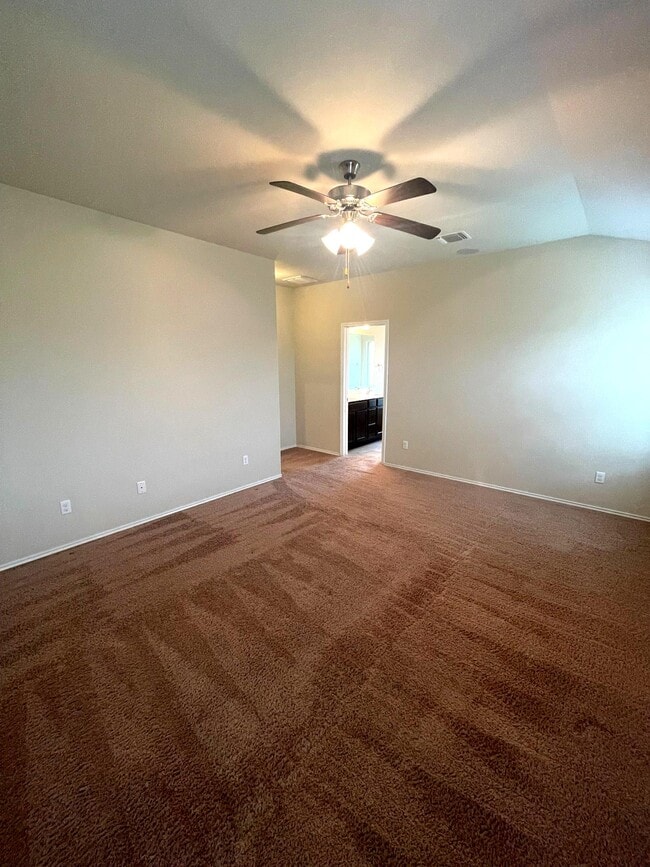 Building Photo - 263 Bainbridge Rd