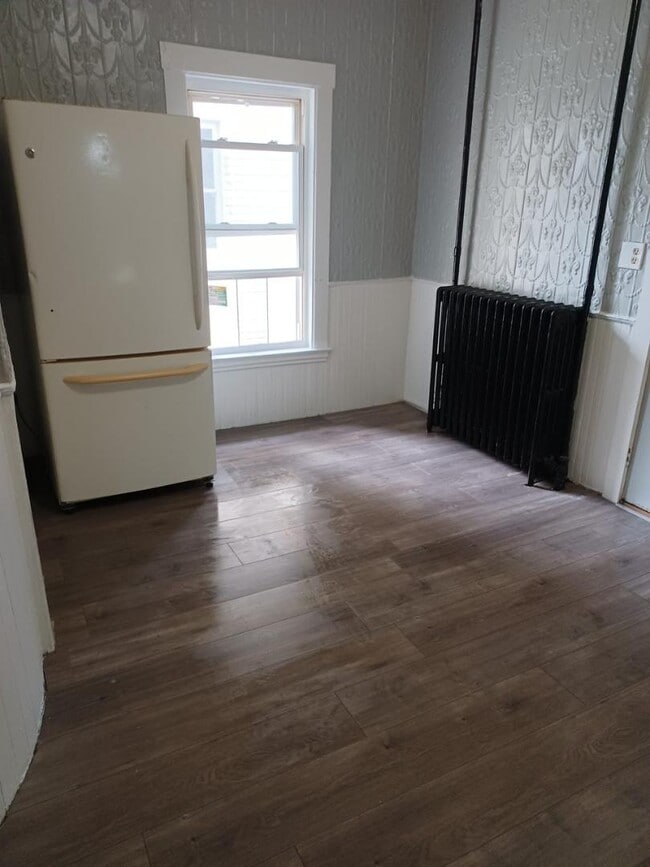 Building Photo - 204 Blake St