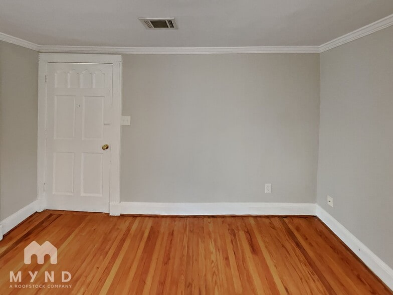 Building Photo - 1337 S Hairston Rd