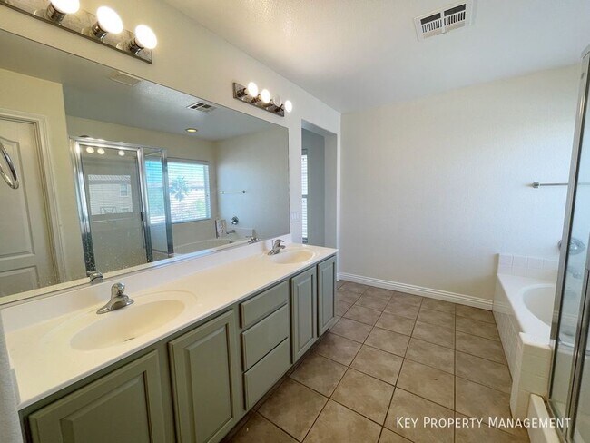 Building Photo - 2913 Big Mountain Ave