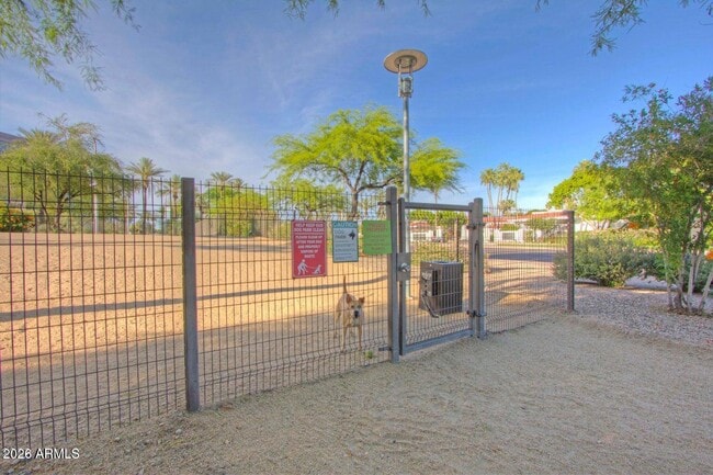 Building Photo - 7117 E Rancho Vista Dr