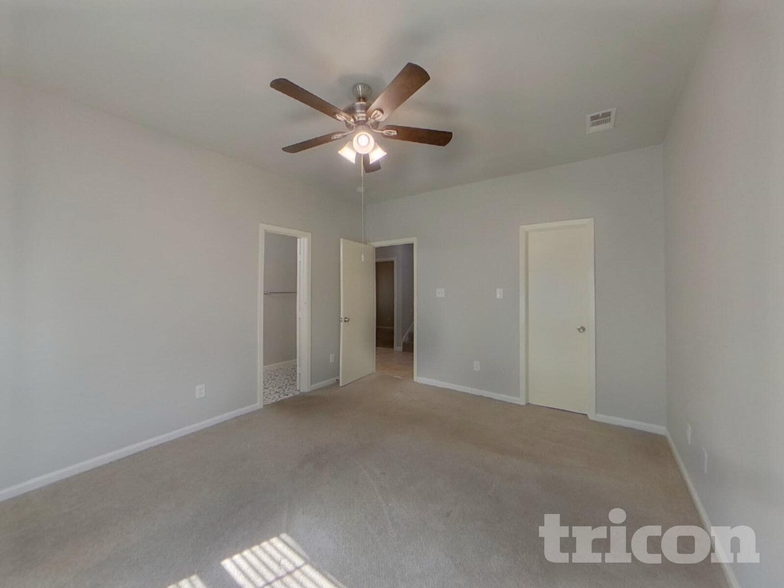 Building Photo - 624 Nora Ln