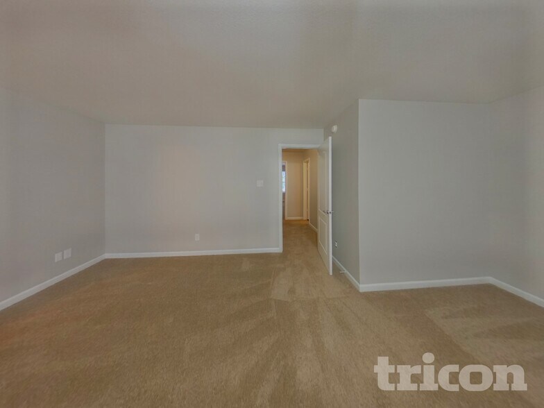 Building Photo - 1332 Waterlily Lane