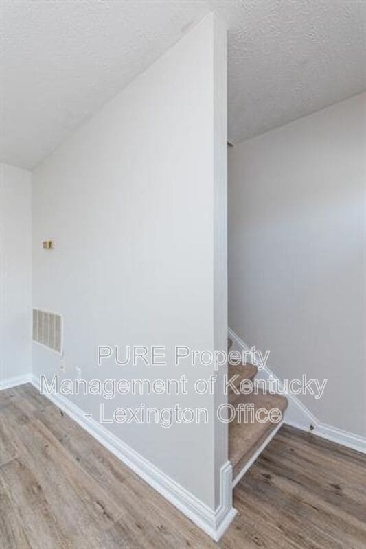 Building Photo - 308 Pigeon Ct