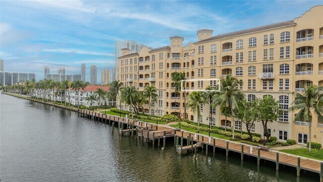 Building Photo - 3001 NE 185th St