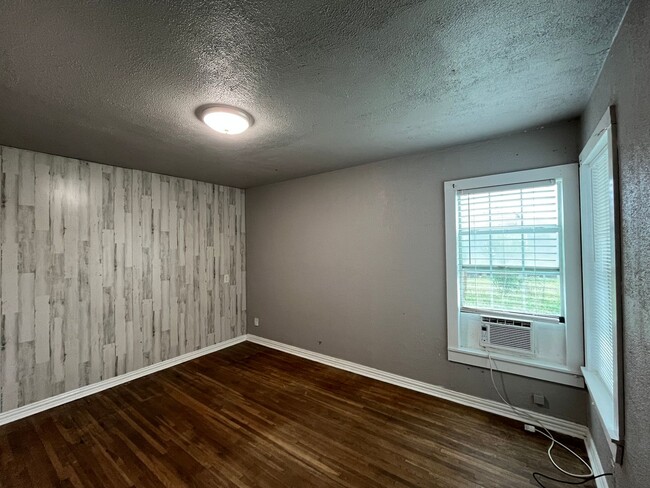 Building Photo - Calallen School District!!