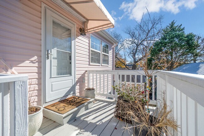 Building Photo - 1312 Cypress Ave
