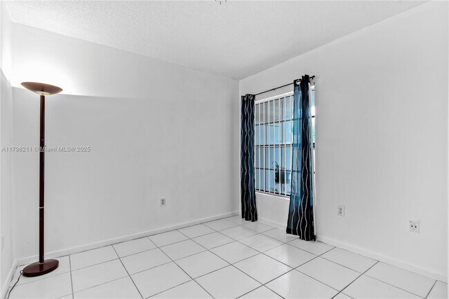 Building Photo - 12915 SW 88th Terrace
