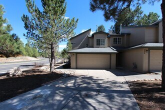 Building Photo - 3-Bedroom Condo in Ponderosa Trails | Backyard + Washer & Dryer