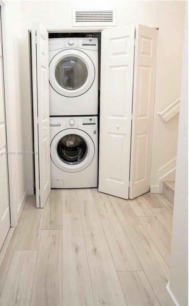 Building Photo - 8760 NW 97th Ave